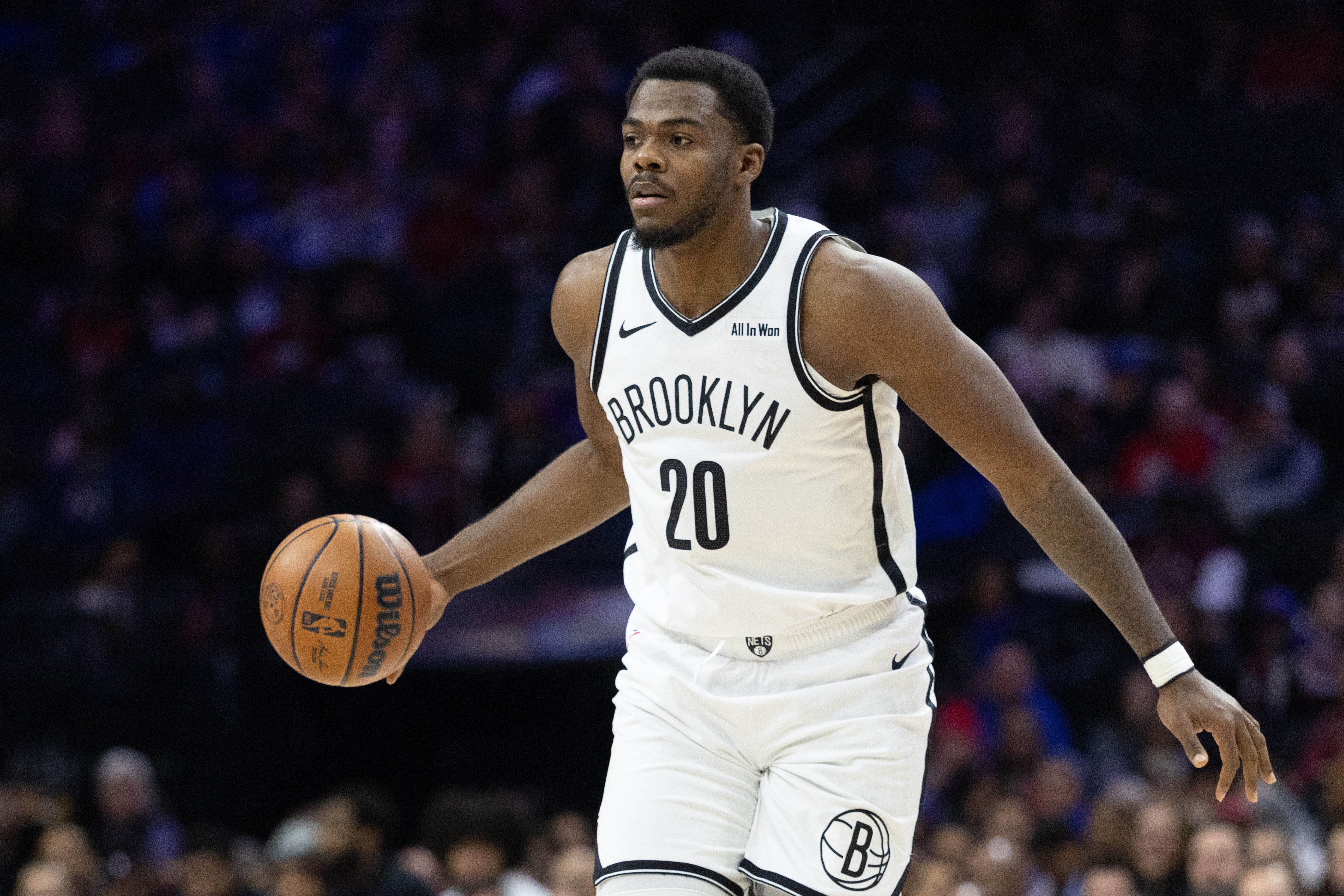 kaiyun-高效攻防！戴隆·夏普11中8拿到19分5板2断1帽 得分平赛季最高