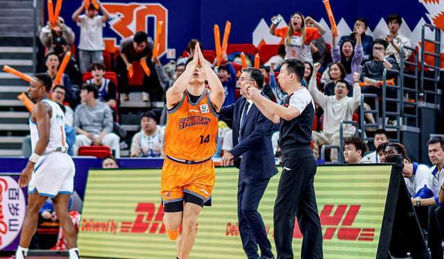 kaiyun-CBA积分榜最新排名！广厦七连胜第一太稳，广东上海哄抢第二